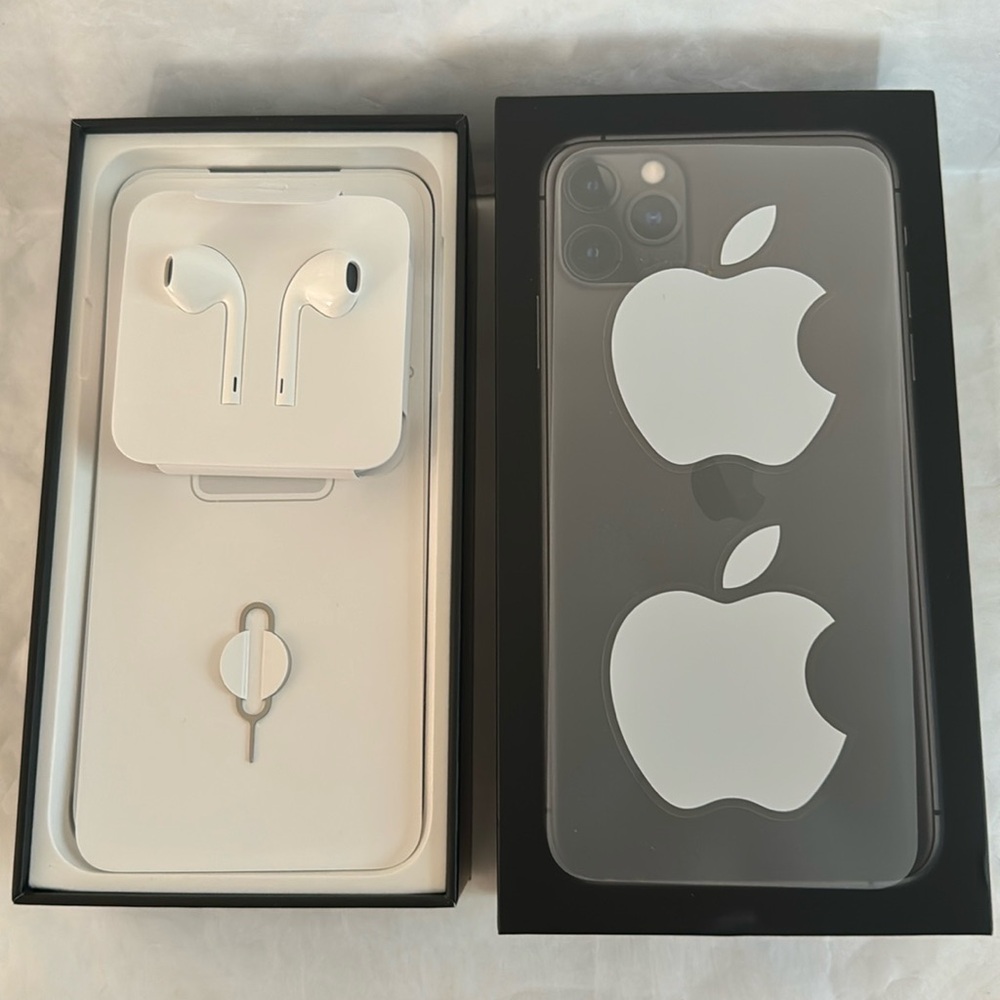 APPLE IPHONE Earbuds Wired w/ Lightening Connector, Stickers, SIM Card Tool NIB